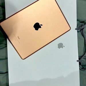 iPad 6th generation PERFECT CONDITION, gentle use